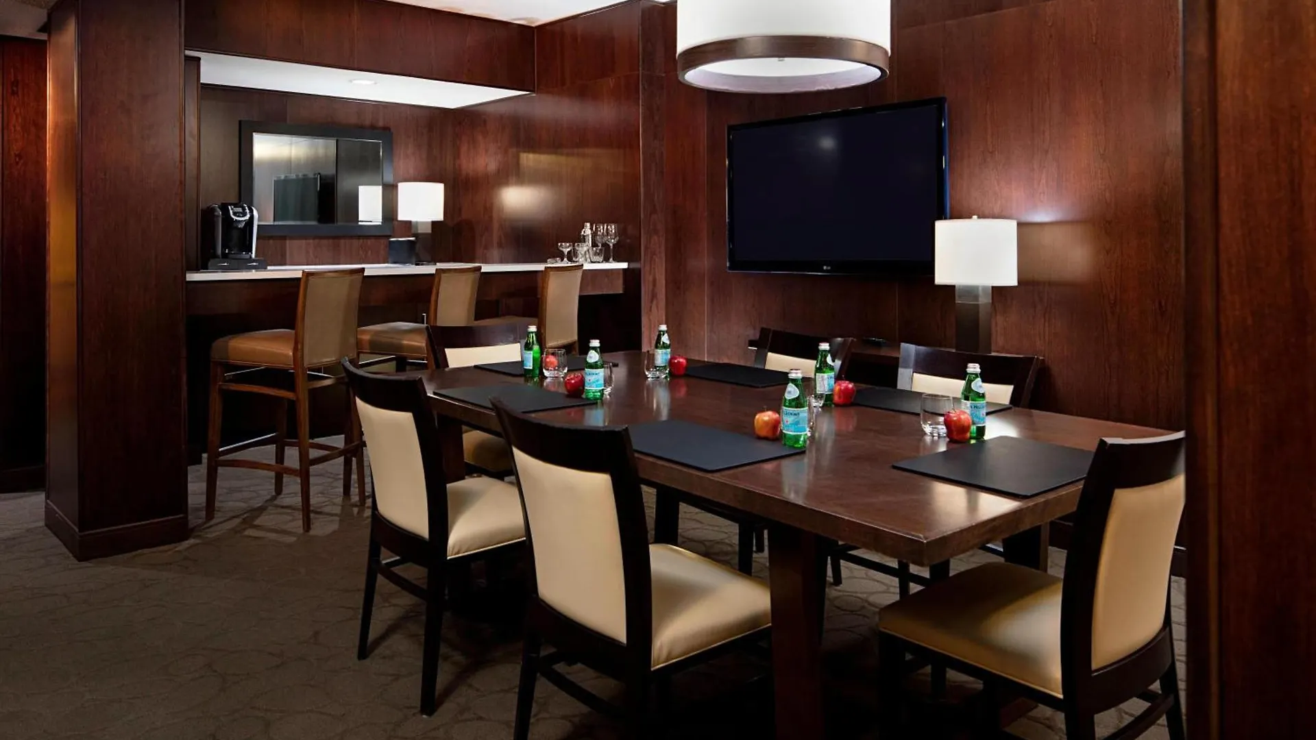 Delta Hotels By Marriott Edmonton South Conference Centre 4*,