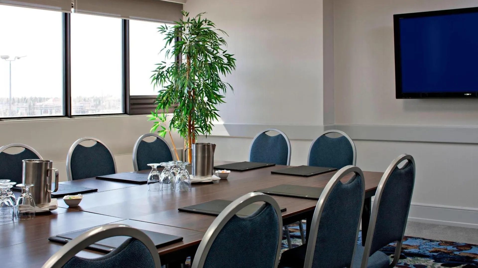 Delta Hotels By Marriott Edmonton South Conference Centre 4*,  Canada